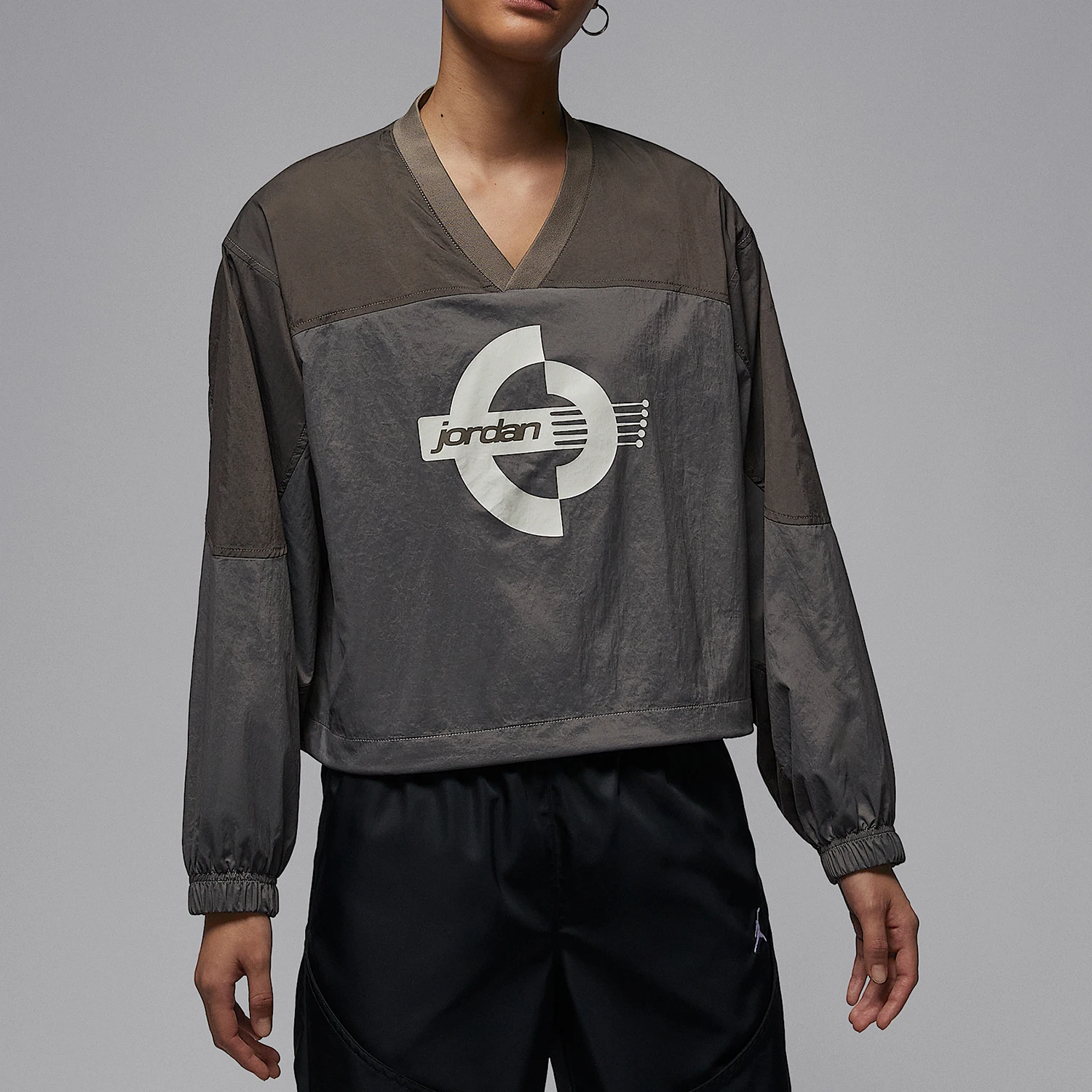 

Оригинальный женский пуловер Nike JORDAN с V-образным вырезом, тканый спортивный топ с длинными рукавами IF1078-040
