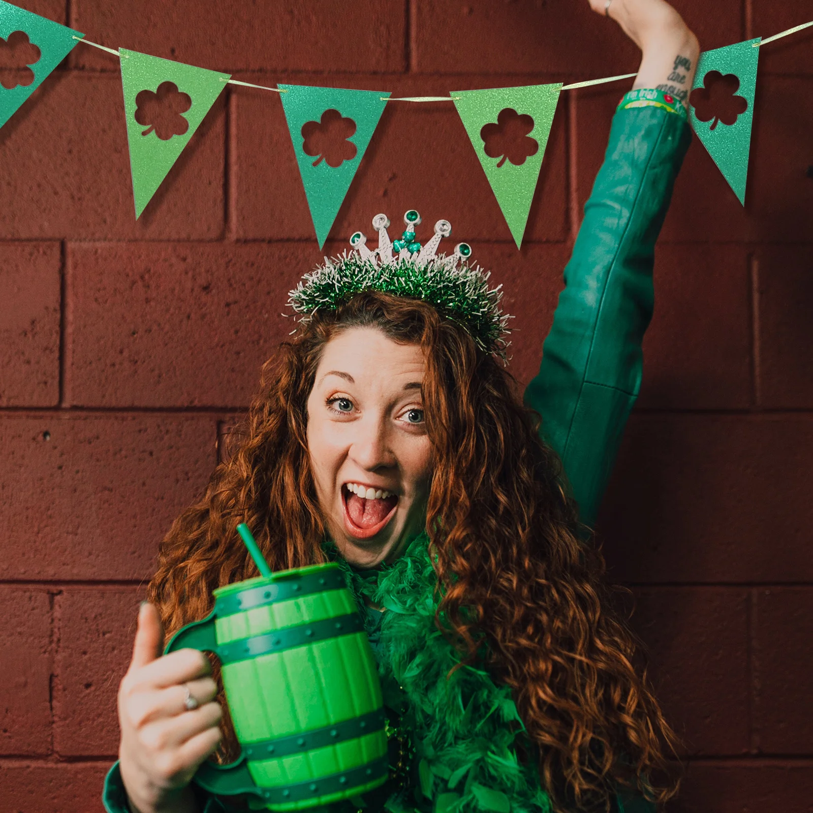 

1Pcs St Patrick's Day Party Supplies Rich Natural Colors Easy to Assemble Home Shop Bar Decoration Exquisite Clover Design