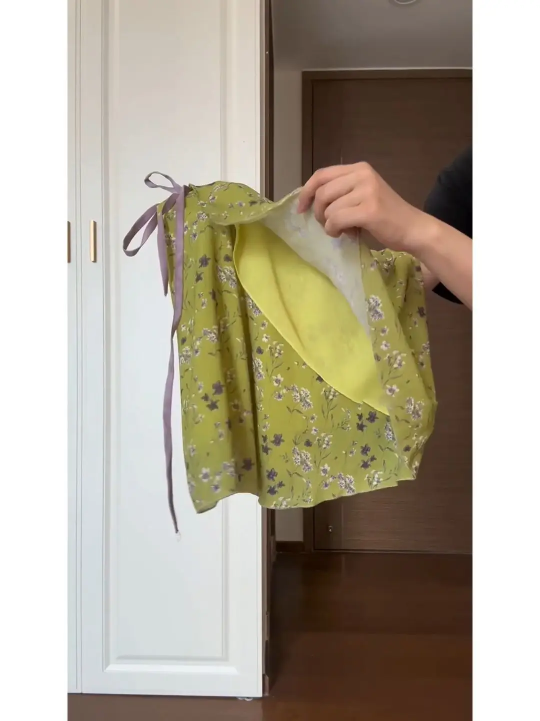 تنورة برباط على شكل زهور خضراء للسيدات لصيف 2025، تنورة مطبوعة على شكل حرف A، تنورة متوسطة