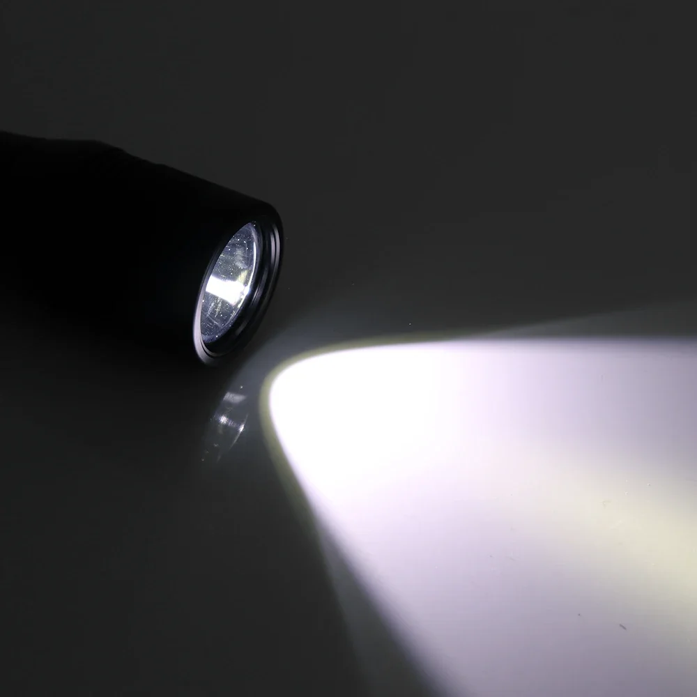 BORUiT DIV01 1050LM Underwater 150m LED Scuba Diving Flashlight IP68 Waterproof Submarine Lantern Diving Light