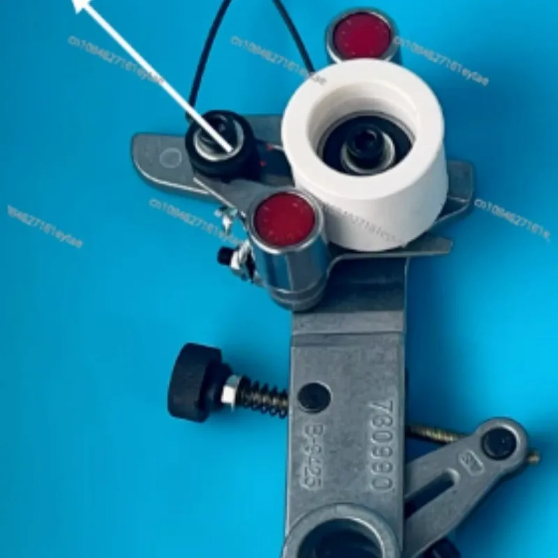 Automatic Weft Feeding Assembly for Ribbon Weaving Machines