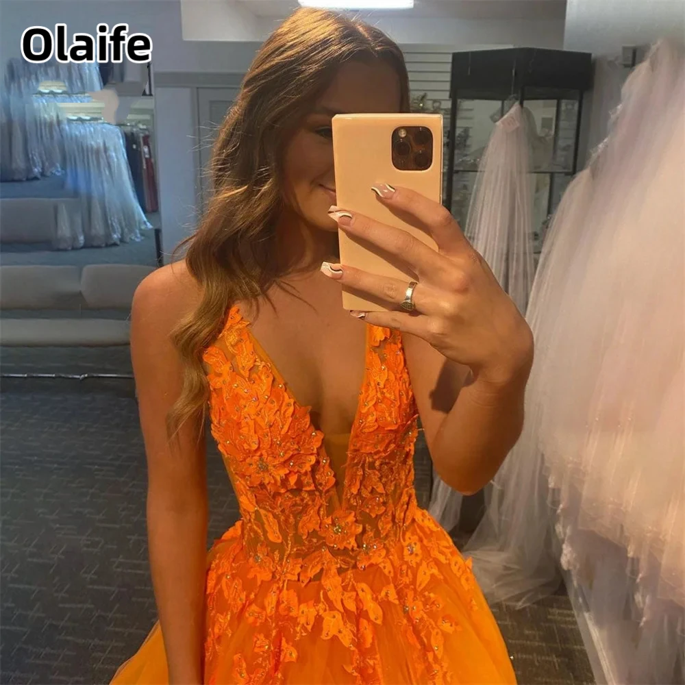 Olaife A Line Evening Gown V-neck Backless Prom Dresses with Lace Appliques Wedding Pleats Evening Dress robes de soirée