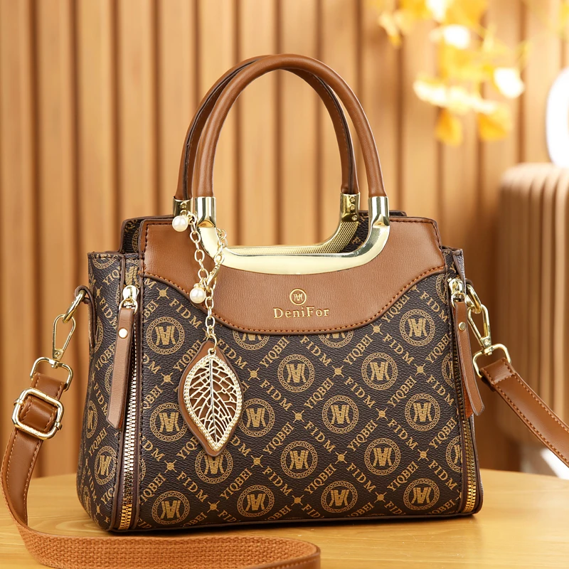 Light luxury retro letter-printed women's handbag, the texture of a large capacity single shoulder crossbody bag