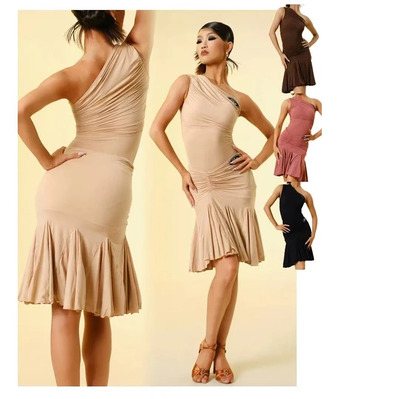 Ensemble d'épissure de jupe supérieure à épaules diagonales quatre couleurs, Costumes de spectacle de danse latine pour femmes adultes, vêtements latins Chacha DQS20519