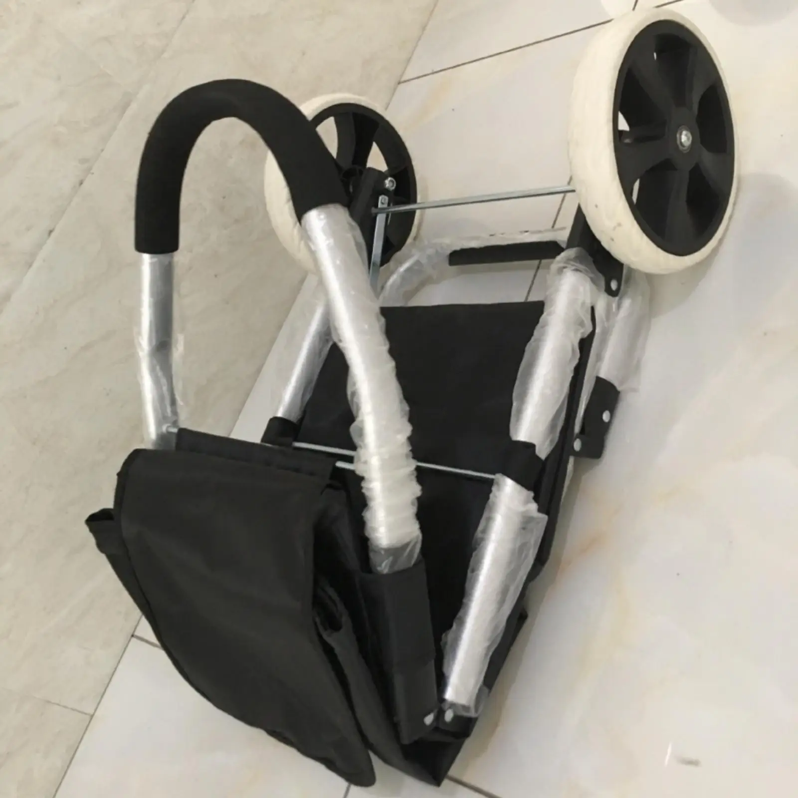 Space Saving Foldable Shopping Cart with Sturdy Structure and Smooth Rolling Wheels for Market Use