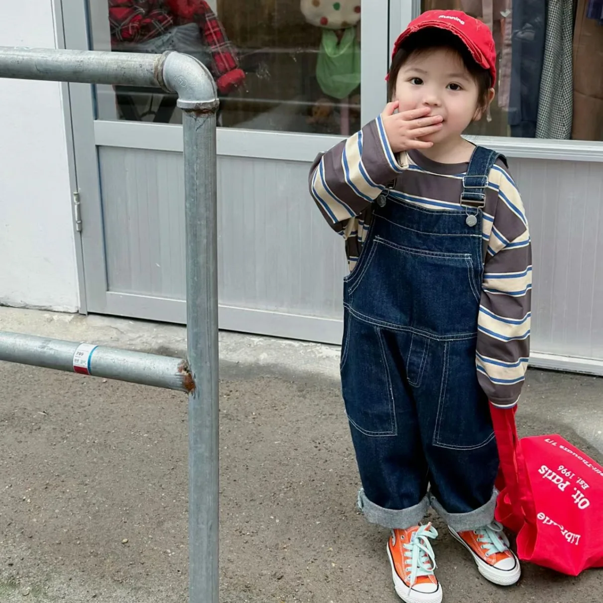 الفتيات السراويل 2024 الخريف جديد ملابس أطفال الكورية نمط الفتيات طفل النمط الأجنبي الرجعية قطعة واحدة واسعة الساق الجينز عادية بسيطة