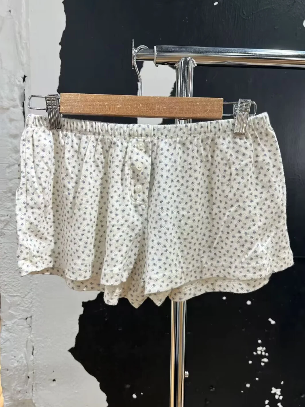 

Blue Floral Eyelet Sweet Home Shorts Women Summer Buttons Elastic High Waist Straight Shorts Vintage Cotton Casual Sweatshorts