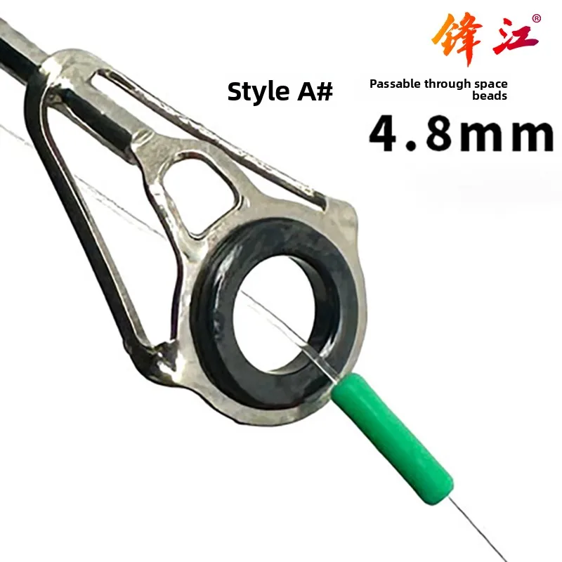 قصبة صيد من التيتانيوم والكربون مكونة من قسمين للصيد من الشاطئ، مع رأس ثقيل متناسق، مناسبة للأنهار والجداول والبحيرات والمحيطات