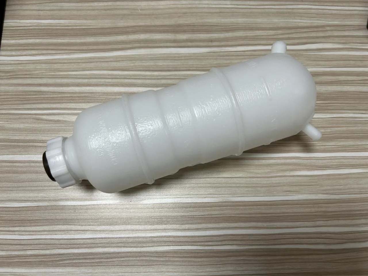 Source Factory Truck Bus Automotive Parts Manufacturer 58-60524-03 Expansion Tank Carrier Maxima