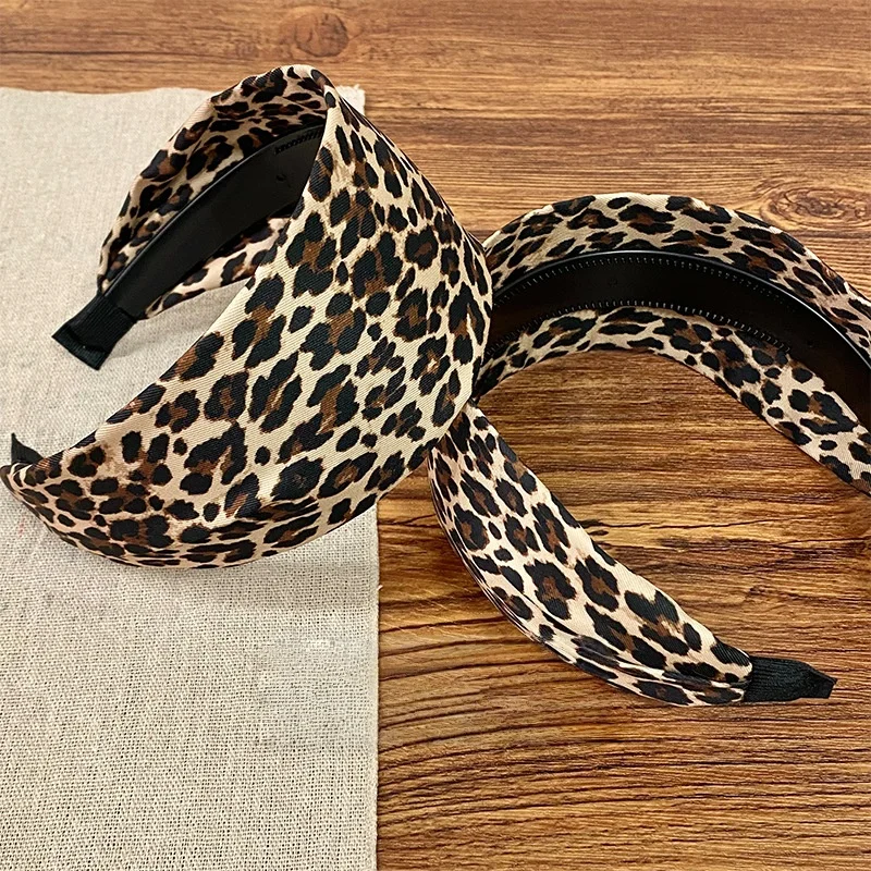 1 Stück stilvolles und modisches Stirnband mit breitem Rand und Leopardenmuster, einzigartiges Vintage-Haar-Reifen-Haar-Accessoire mit hoher Krone – Detail 2