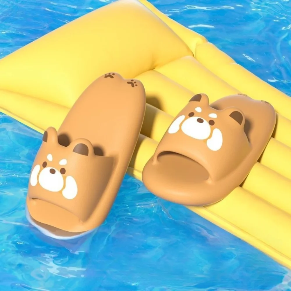 Сандалии, креативные тапочки с красной пандой, нескользящие тапочки из ЭВА на толстой подошве с красной пандой, милые домашние шлепанцы с изображением животных в стиле каваи