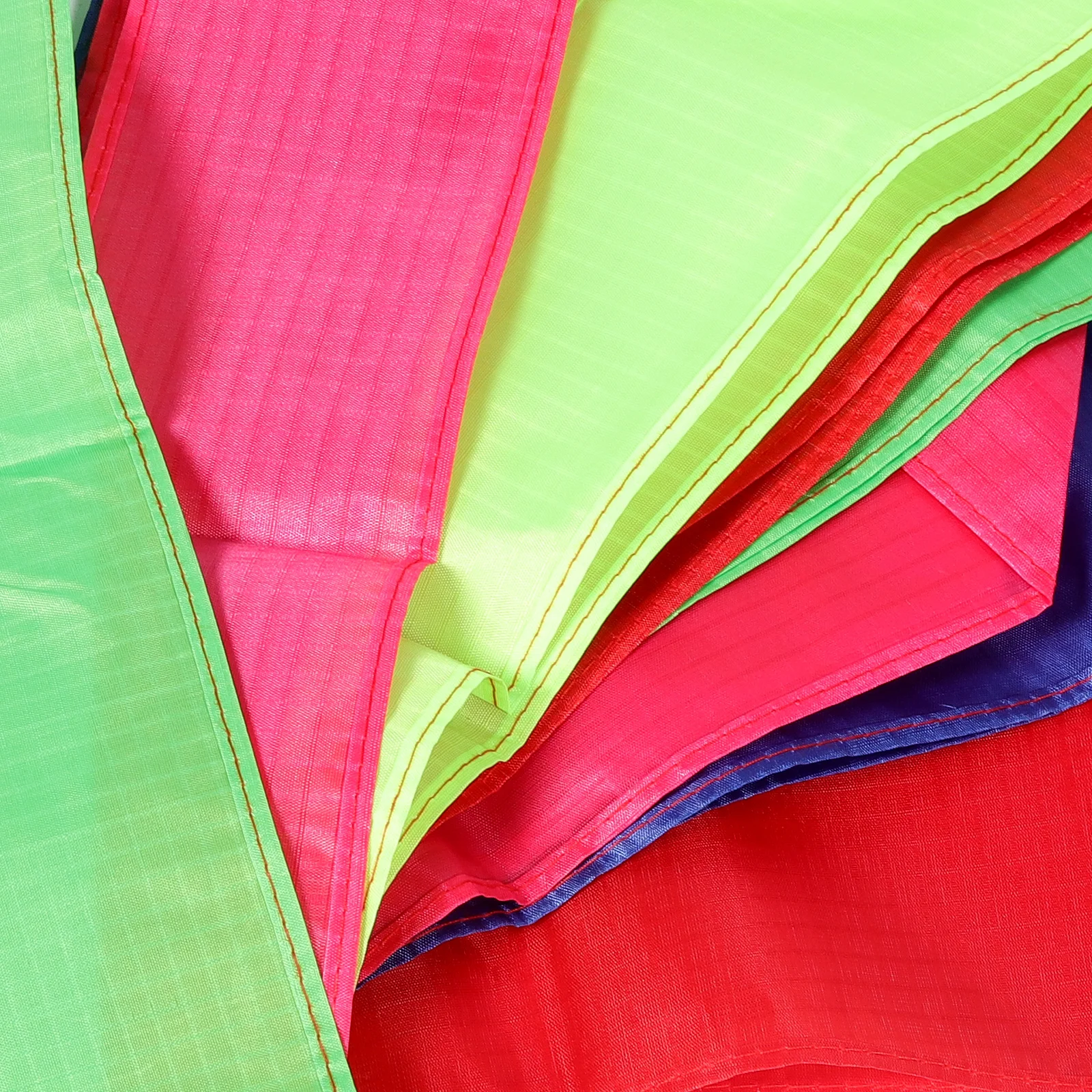 Kleurrijke vliegerstaart lint staarten decoraties chemische vezel doek buiten streamers