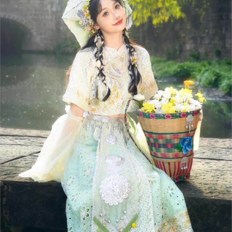 

Новая одежда, улучшенная девушка в национальном стиле, костюм для путешествий, стрельба