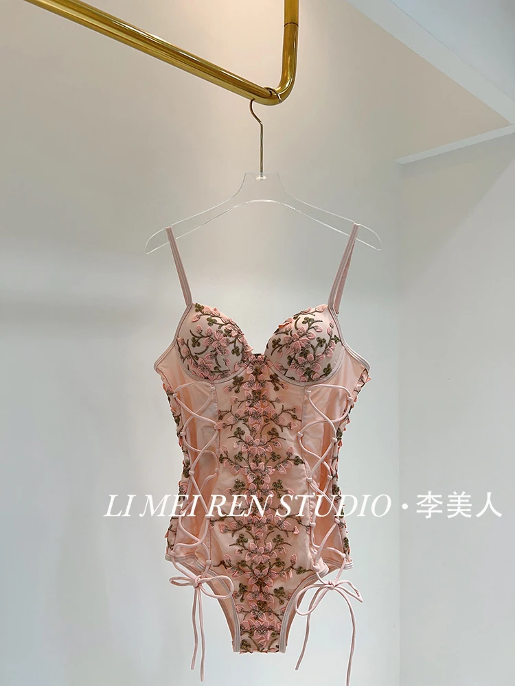 

New lace petal embroidery suspender sexy gathering one-piece swimsuit