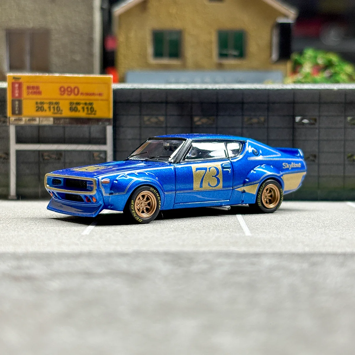 INNO 1:64 SKYLINE 2000 KPGC110 diecast model car