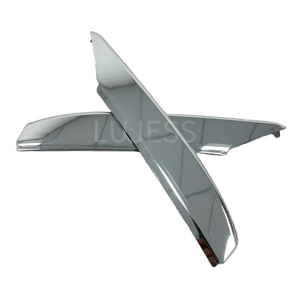 

Хромированные накладки на передний бампер для Maserati Quattroporte, OEM 673007201, 673007202