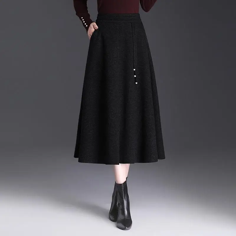 Autumn and Winter Slimming Black Long A-line Dancing High-waisted Woolen Brown Skirt