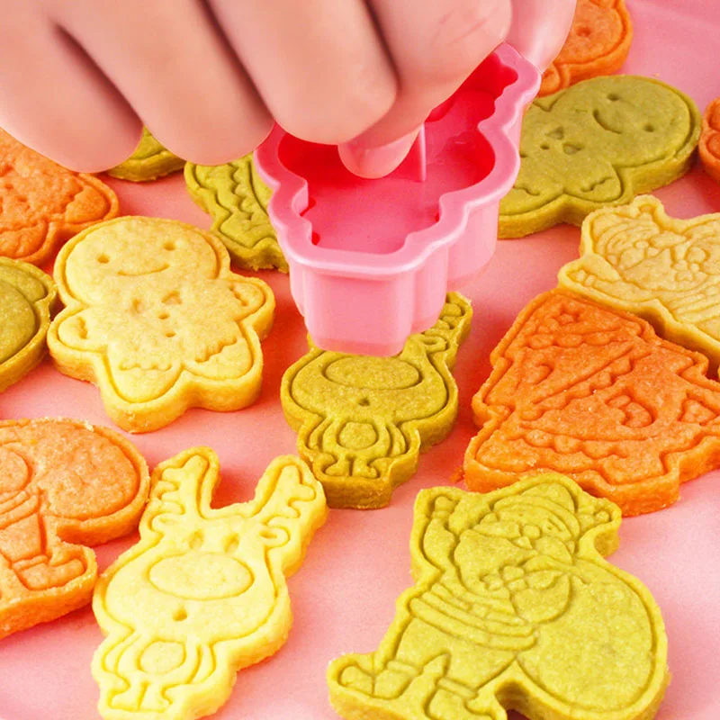 8Pcs Merry Christmas Cookie Cutters Biscuit Mold Birthday Party Cookie Stamp DIY Kitchen Bakeware Tools Baking Child Party