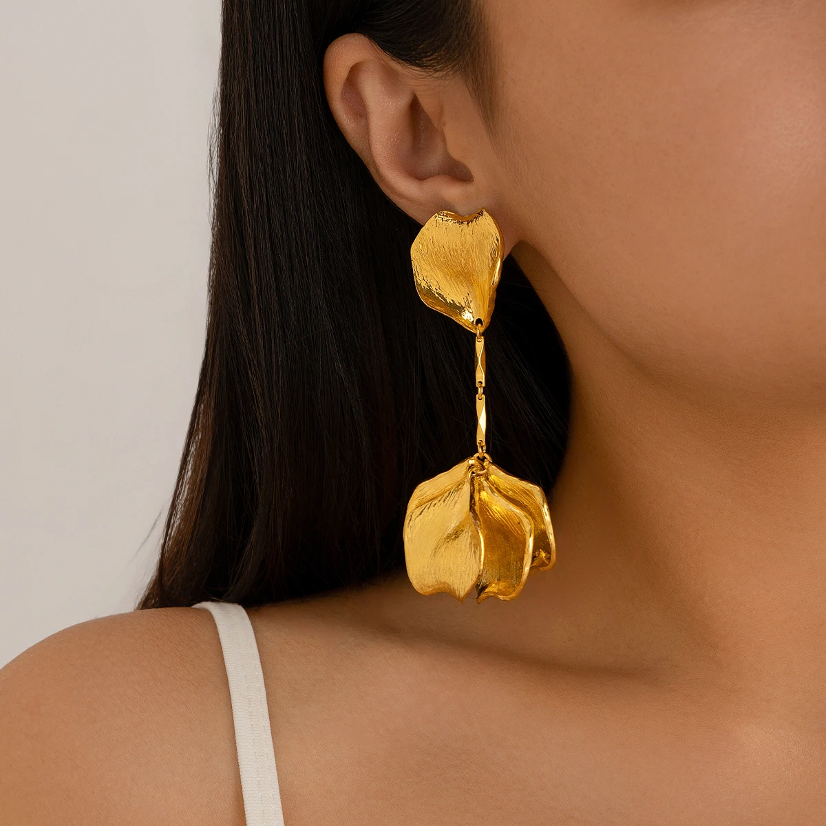 KunJoe Elegant Bright Gold Color 3d Flower Pendant Earrings for Women Luxury Leaves Petals Drop Earrings Ladies Wedding Jewelry