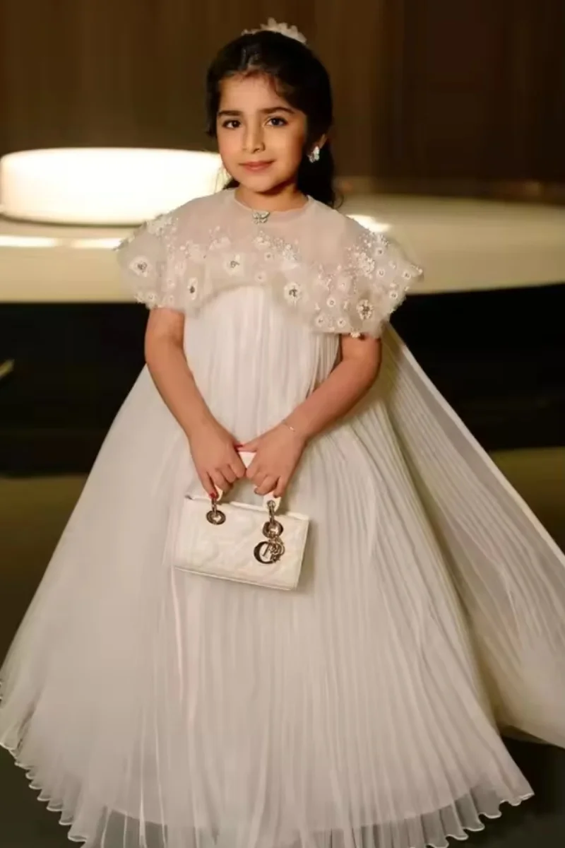 Wedding dress, floral appliqué, floor-length, princess style, birthday party, flower girl dress, first communion dress, customiz