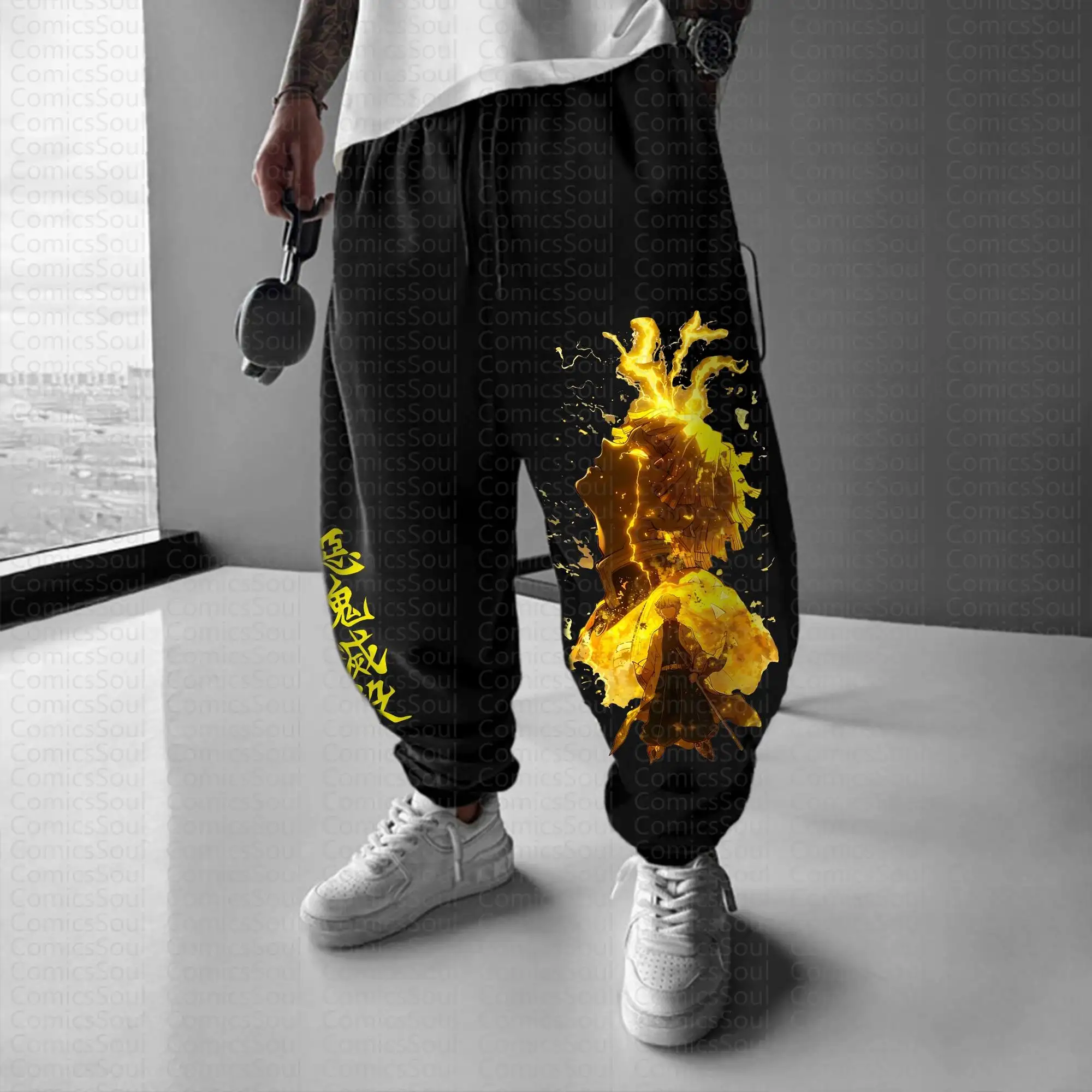 Zwarte Demon Slayer hoodieset met karakter achterkant Vlamprint Mouwpatroon Borst aan de voorkant Logo Kimetsu No Yaiba Tweedelige outfit