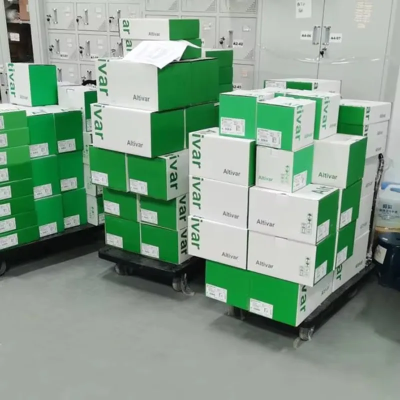 Nuevo en caja Controlador de accion Modicon LMC058 Base compacta 42 E/S 24 V CC Suministro LMC058LF42