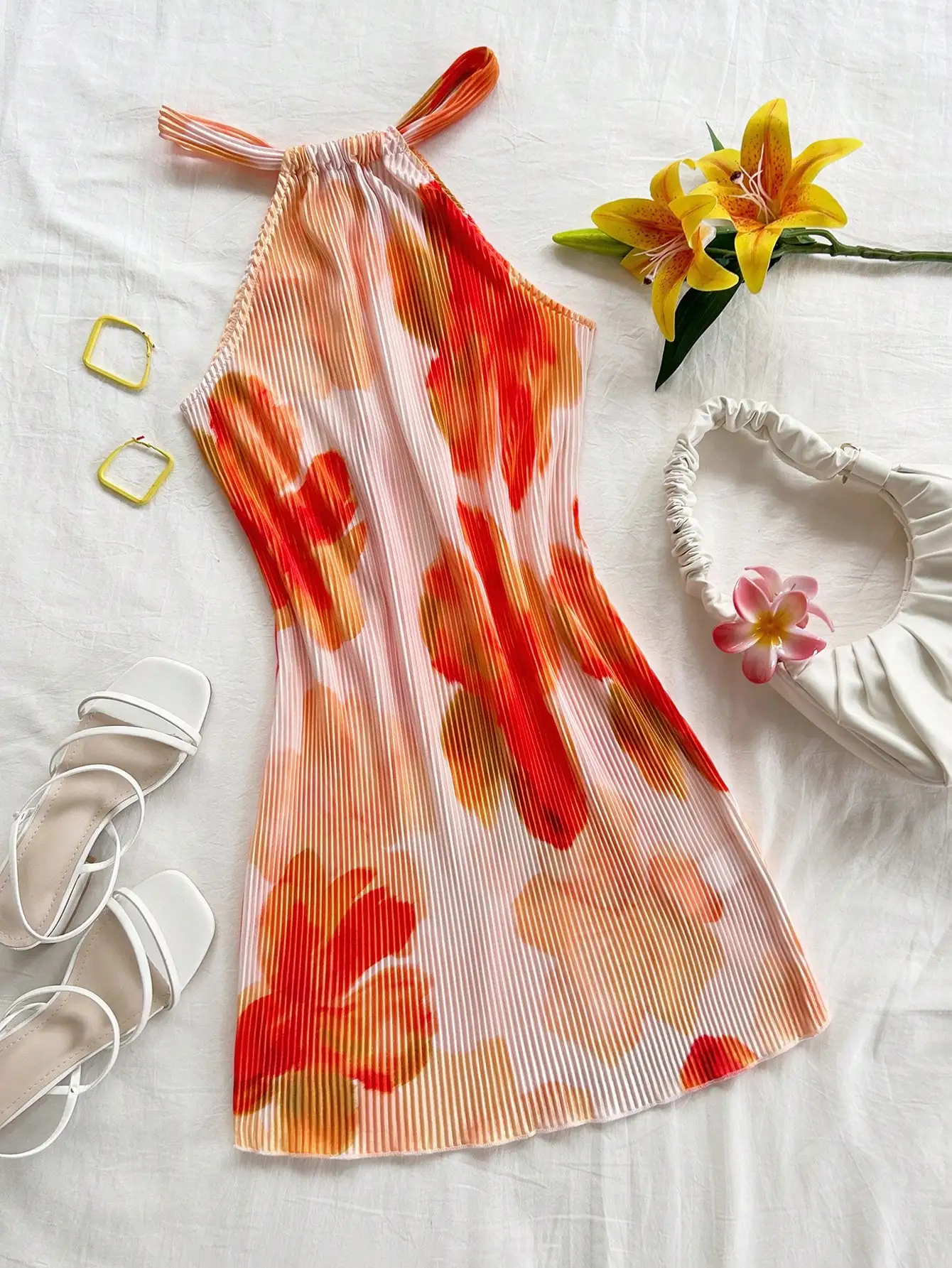 

Pleated Floral Halter Neck Mini Dress for Summer Vacation & Day Out