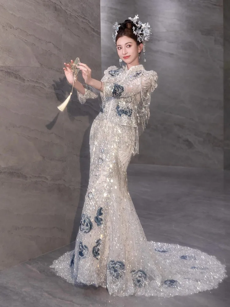 

The new style of Chinese-style wedding dress with tassels and fish tails bride's for a person heavy craftsmanship dragon phoenix
