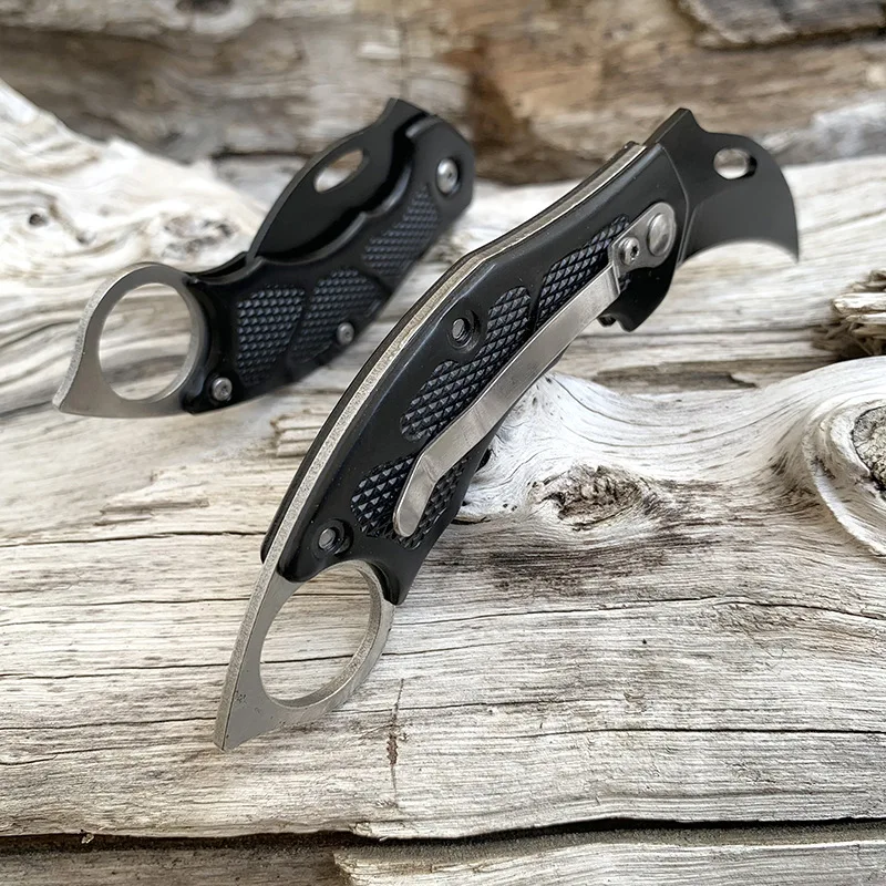 Karambit Knife CS GO tactical Karambit มีดมีดสั้นพับได้กรงเล็บเสือคมล่าสัตว์ตั้งแคมป์ EDC สำหรับผู้ชายของขวัญที่ดีที่สุด