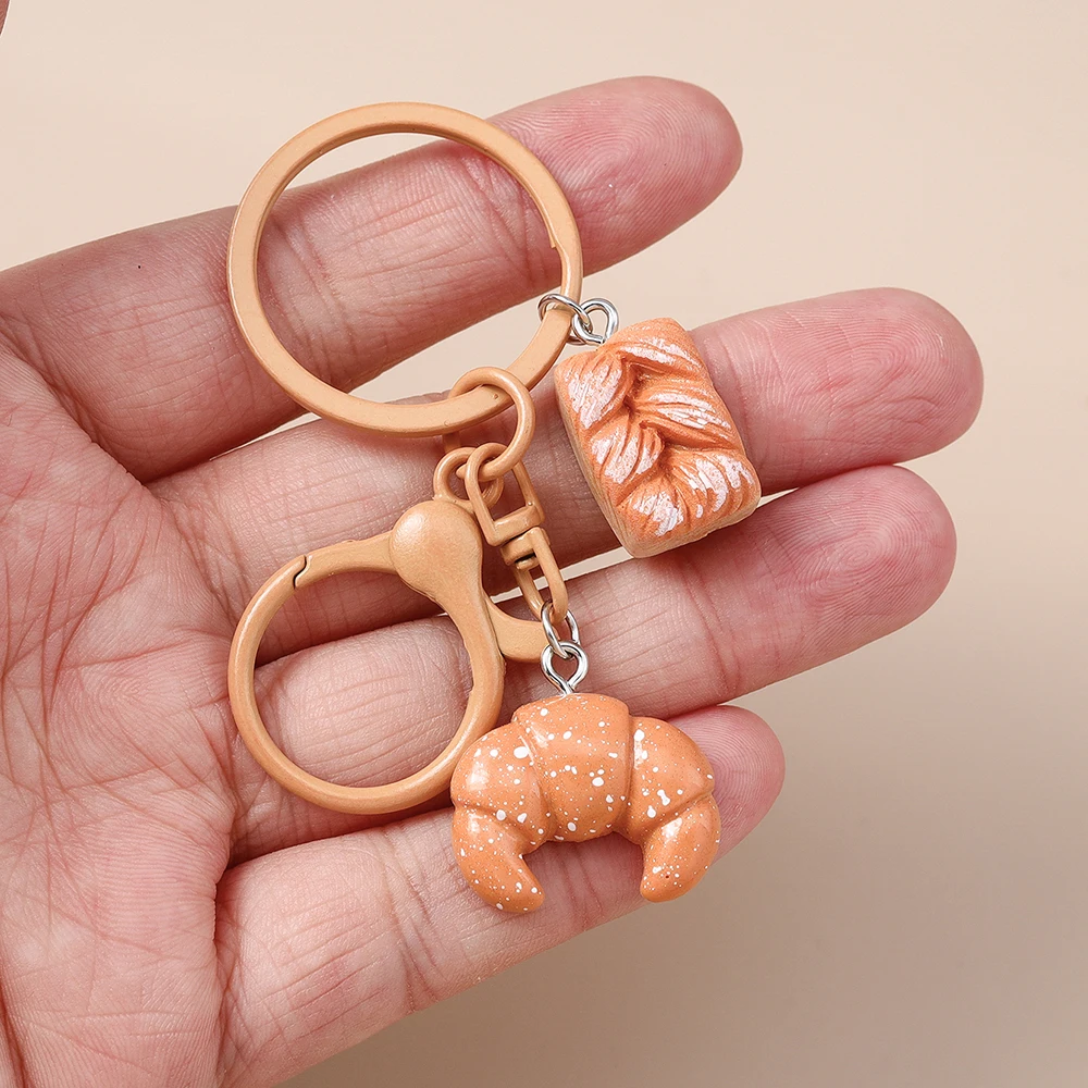 Niedlicher Schlüsselanhänger in Form eines Brotbrotes, Croissant- oder Butterbrot-Designs, für Damen und Herren, als Anhänger für Handtaschen, zum Selbergestalten von Schmuck und zur Dekoration. – Detail 12
