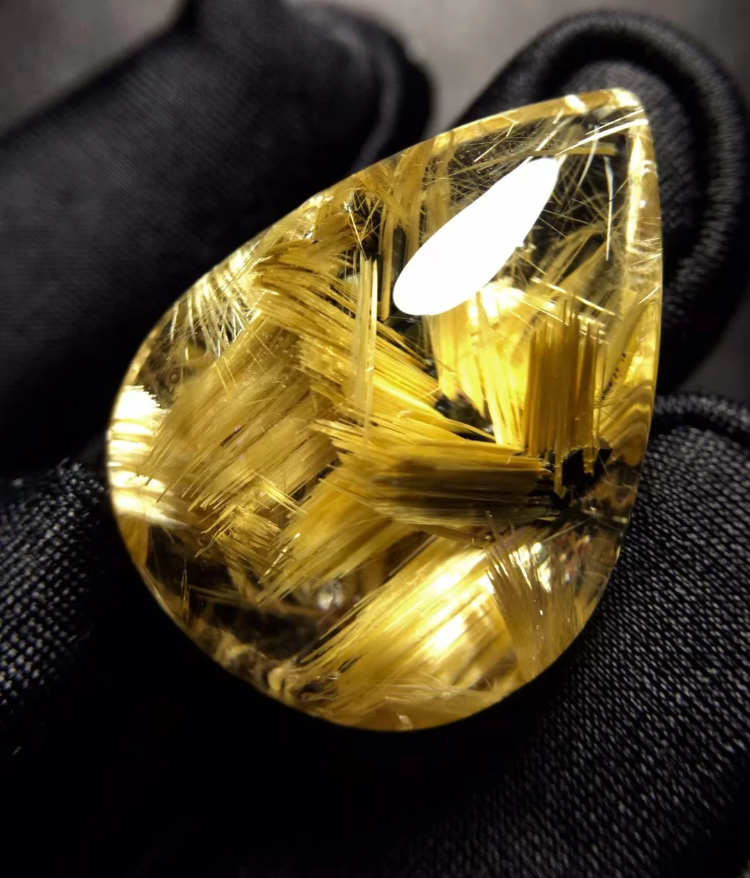 

Natural Gold Rutilated Quartz Pendant 28.4*21.7*13.2mm Water Drop Rutilated Quartz Jewelry Men Women Brazil AAAAAAA