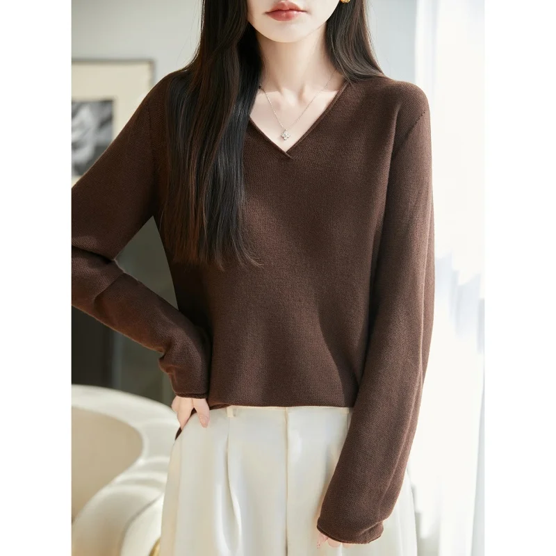 New style spun wool V-neck knitted base pullover sweater looks slim and stylish, worn inside and outside, loose solid color pull