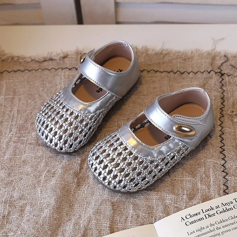 Toddler Girls Cut-outs Braided Sandals 2026 New Summer Baby Girls Vacation Beach Shoes Non-slip Classic Princess Party Barefoot