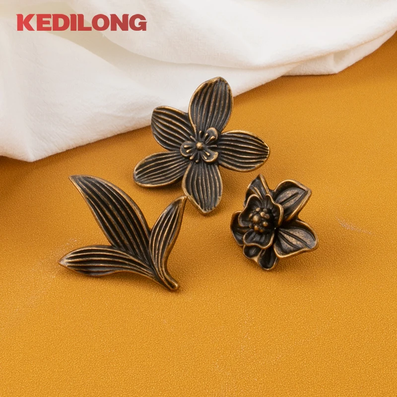 KEDLO moderner minimalistischer blumenförmiger Zinklegierungsgriff für Küchenschränke, goldener Knopf, Schubladengriff in antikem Messing. – Detail 5