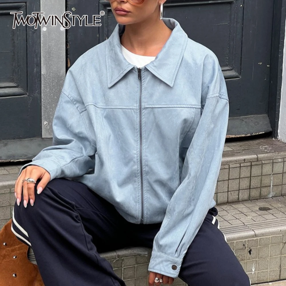 

TWOTWINSTYLE однотонная куртка в американском стиле ретро для женщин с лацканами и длинными рукавами на молнии, осенние повседневные уличные пальто, женские новые модные