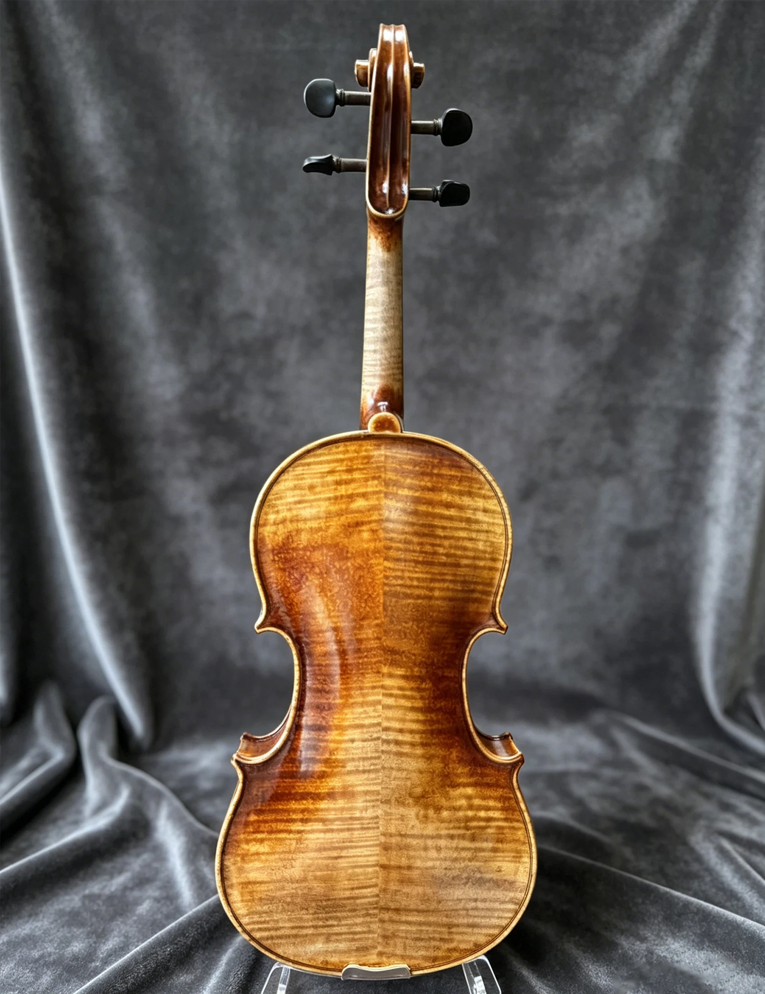 

4/4 Handmade Violin Professional, Vintage Finish, Ebony Parts, Flamed Maple Back, Hand-Polished Varnish, Complete Set: Case, Bow