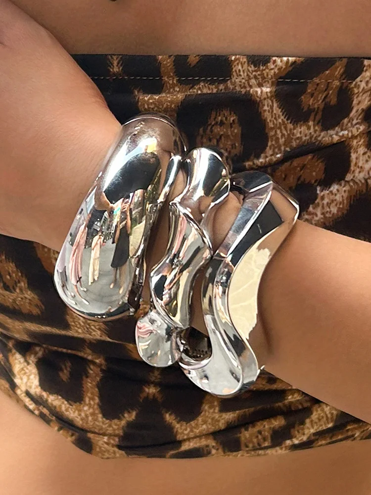 

Metal Folded Bracelet Women's Exaggerated Spiral Twisted Line Ring Design Faionable Bracelet Sli Accory for Ladies