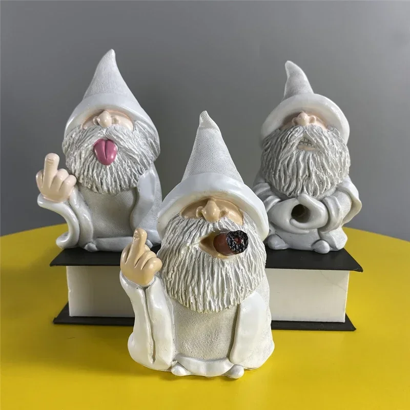 

15cm Resin White Beard Dwarf Figurines Cerative 3D Smoking Elves Cigar Middle Finger Home Interior Garden Decoration