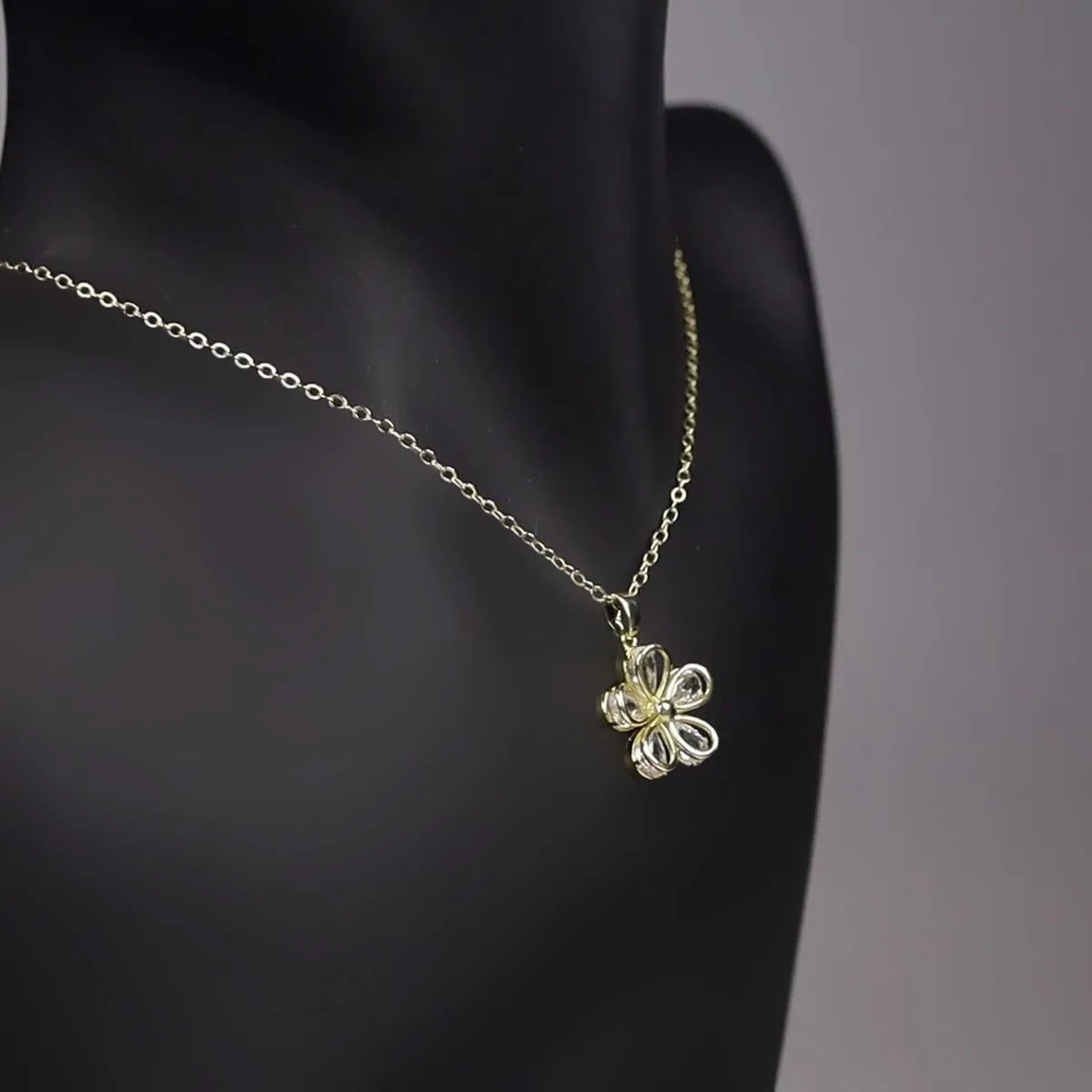 Rotatable Flower Zirconia Colar Pingente para Mulheres, Aço Inoxidável, Banhado a Ouro, Charme Romântico, Jóias de Luxo para Meninas