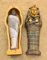 Fashion Egyptian Pharaoh Mummy Egypt King Home Decor Resin Figurine Coffin H9.4cm