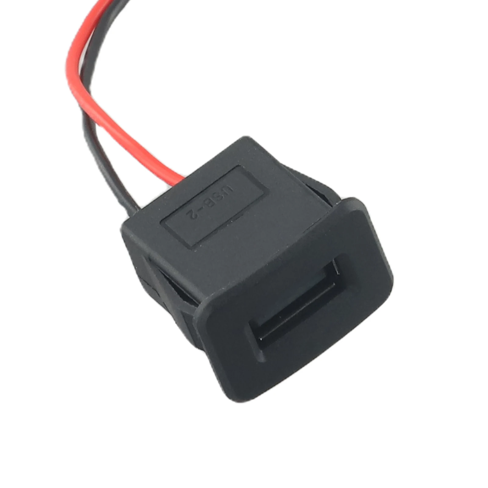 With Cable Terminals USB Power Connector Easy Installation PA Materials Plug-in Installation Stable Connection