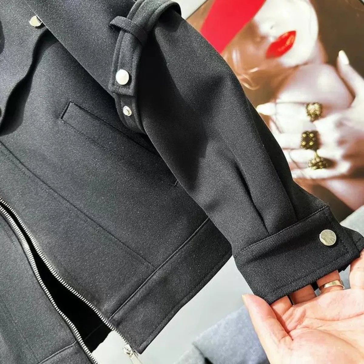 Veste zippée courte rétro pour homme avec coussinets initiés, manteau Streetwear Techwear, avant-garde, boucle découpée, style urbain énervé
