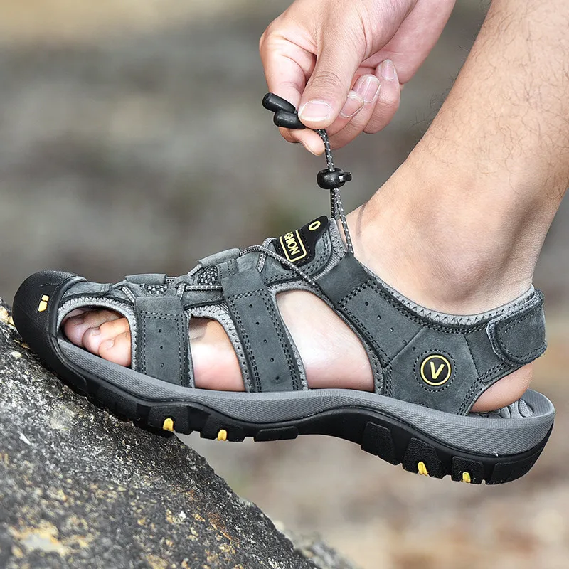 2024 New Genuine Leather Sandals Men Summer Outdoor Beach Crash-Proof Toe Sandals Fashion Slippers Casual Shoes Large Size