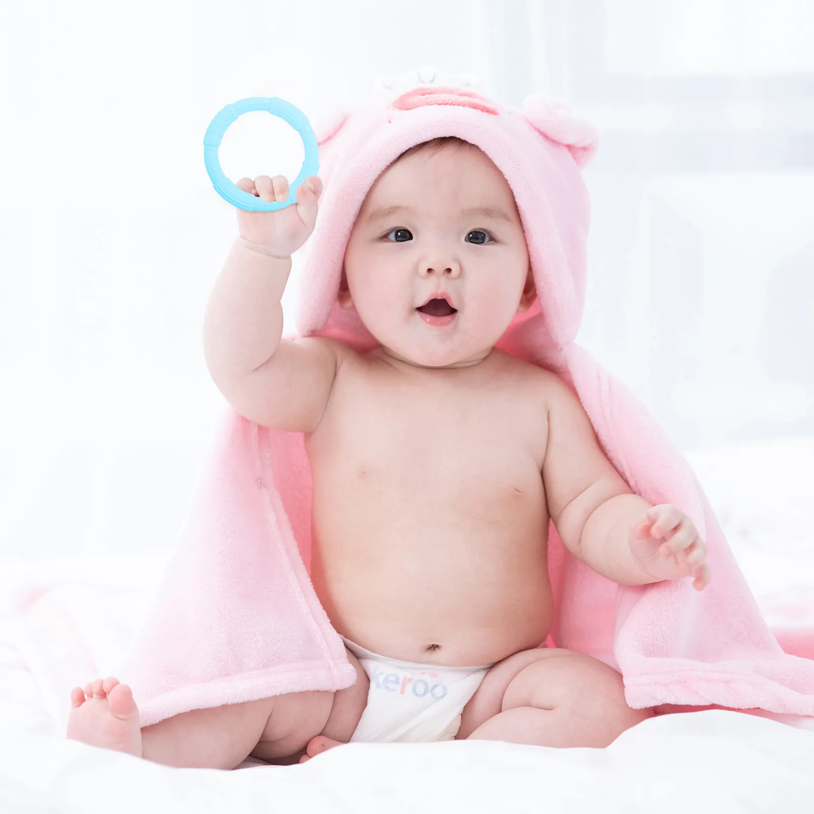 

1Pcs Baby Teether Bracelet Cartoon Design Fine Workmanship Smooth Edges High Quality Silicone Nursing Baby Teether Soother