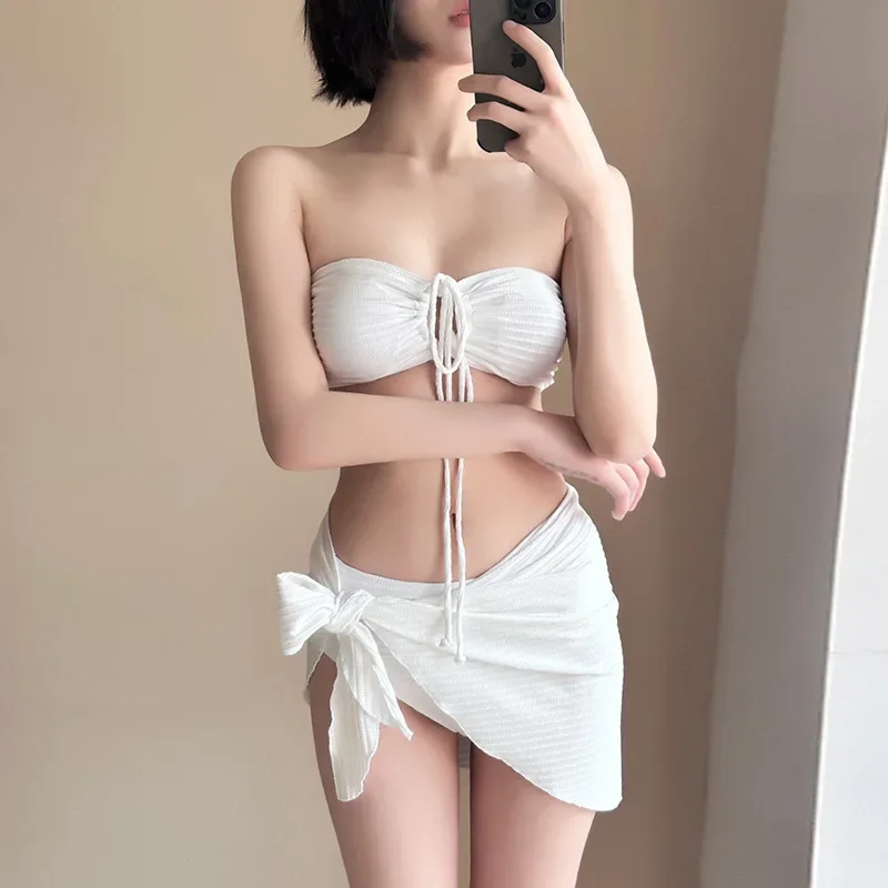 ชุดว่ายน้ำบิกินี่สไตล์ไทย 3 ชิ้น รุ่นใหม่ ขายดีประจำปี 2025 ดีไซน์เรียบหรู ช่วยให้ดูผอมเพรียว แฟชั่นสำหรับสาวๆ