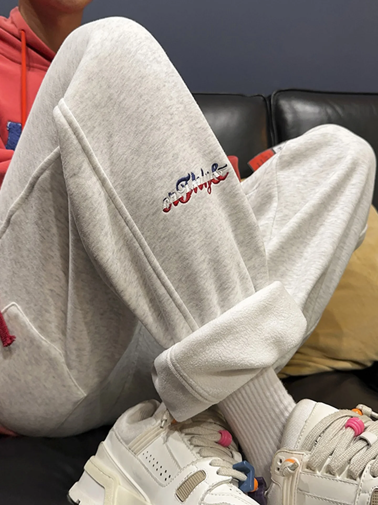 

Мужские зимние свободные спортивные штаны с подкладкой Thiened Fce, повседневные брюки с вышивкой, молодежные теплые эластичные спортивные штаны