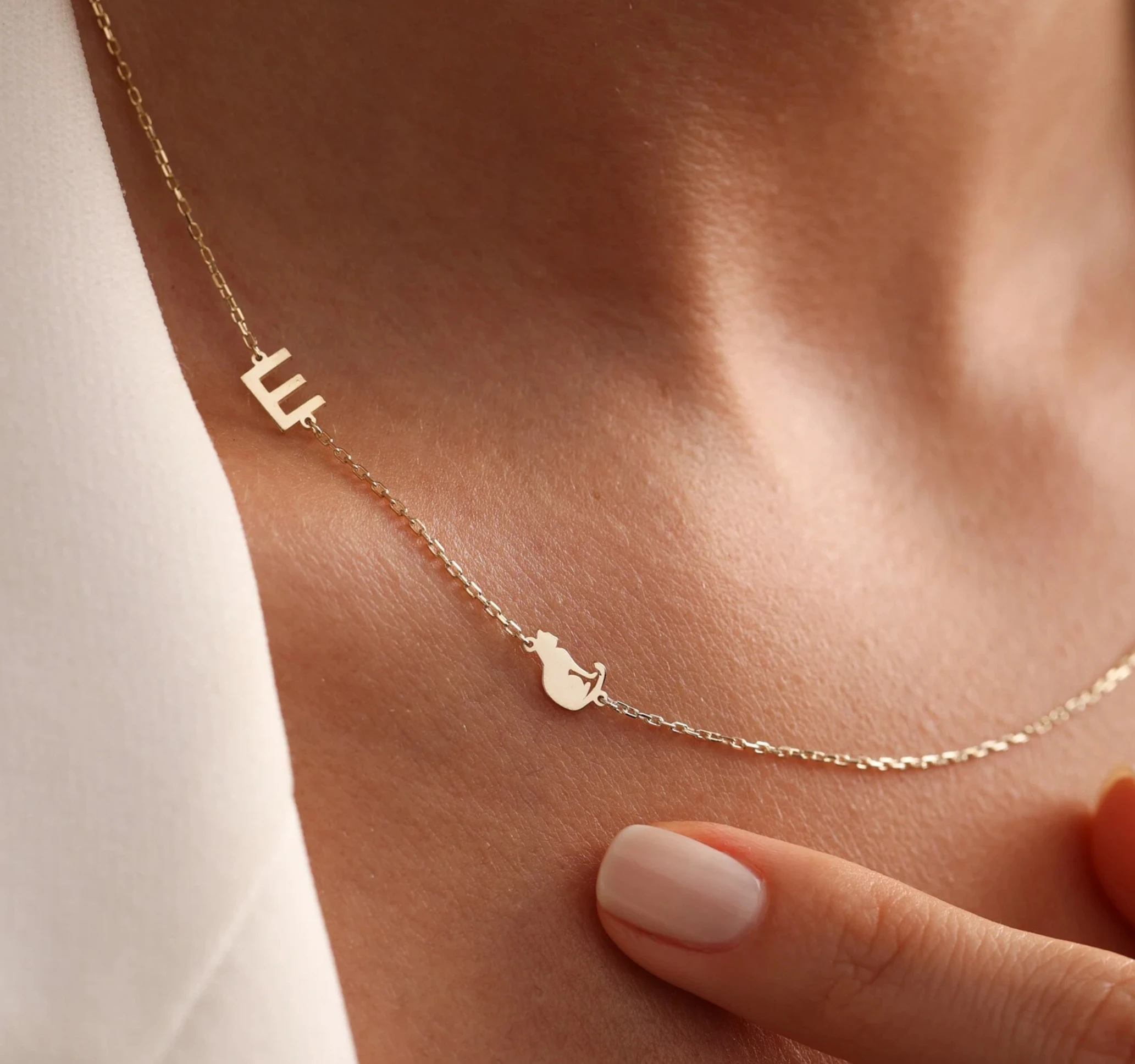

Sideways Letter Necklace Personalized Paw Initial Necklace Pet Memorial Jewelry Necklace with Paw Cross Cat Wing Symbol Gift