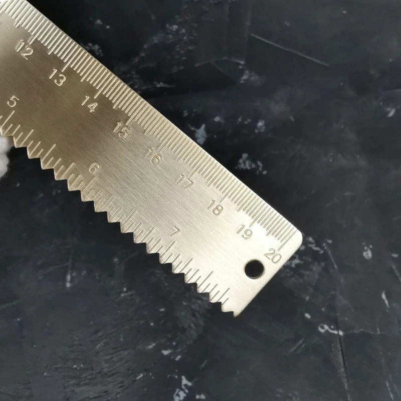 คลื่นทองเหลือง 20 ซม. ตรงไปยังที่บุ๊กมาร์กคาร์มาร์กภาพวาดการทำแผนที่เครื่องมือวัดเครื่องมือเครื่องเขียน