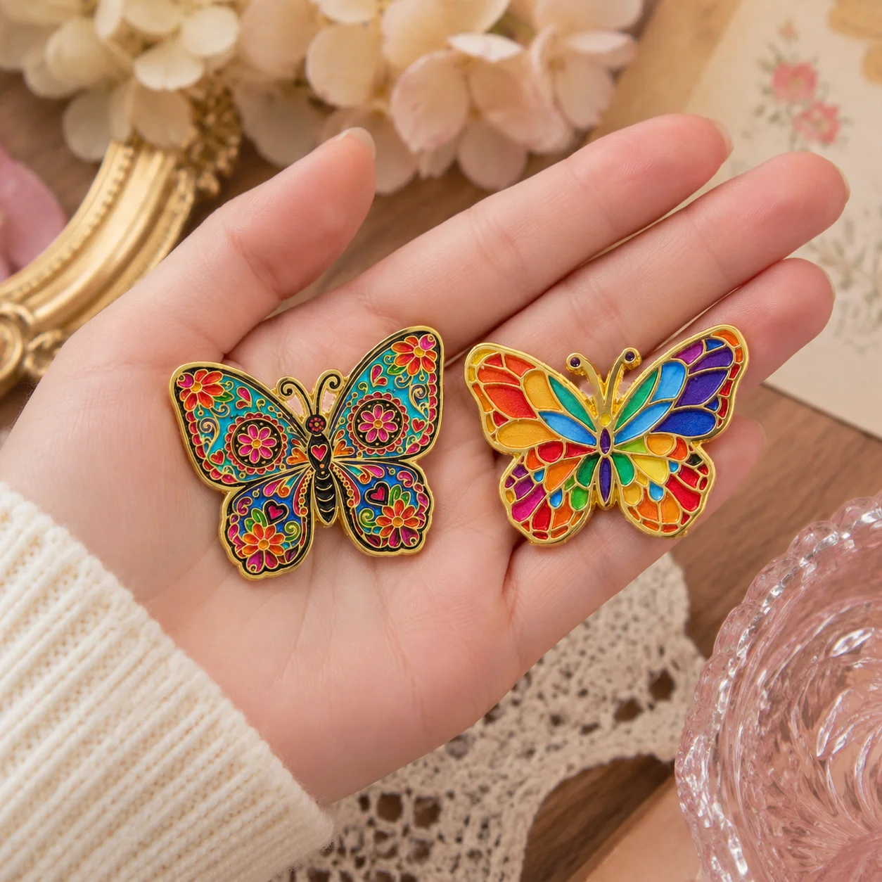 Bunte Schmetterlings-Emaille-Pin Vintage-Brosche Insekten-Abzeichen Mode-Schmuck-Accessoires Geschenk für Frauen Rucksack-Jacken-Dekoration