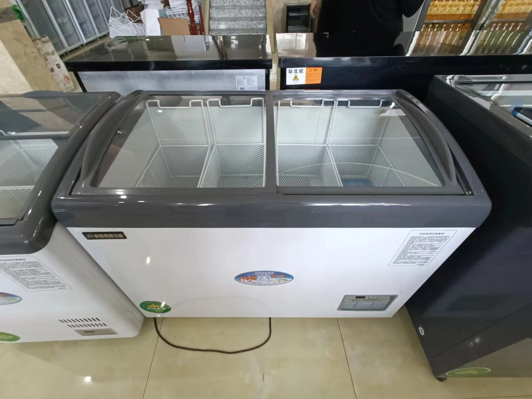 High Quality Electric Mini Ice Cream Display Freezer for Household Hotel or Garage Commercial Supermarket Chest Freezer